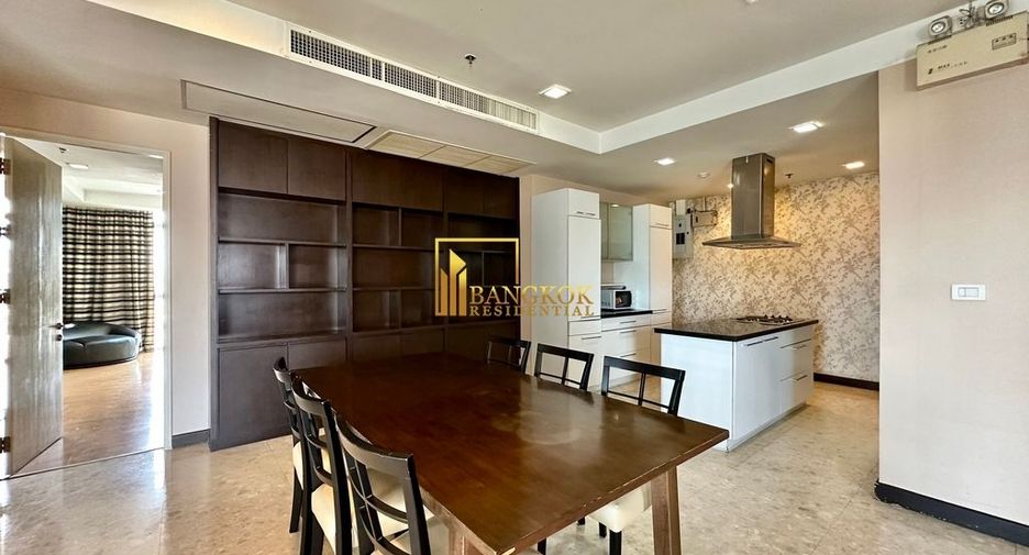 For rent 3 bedrooms condo in Khlong Toei, Bangkok