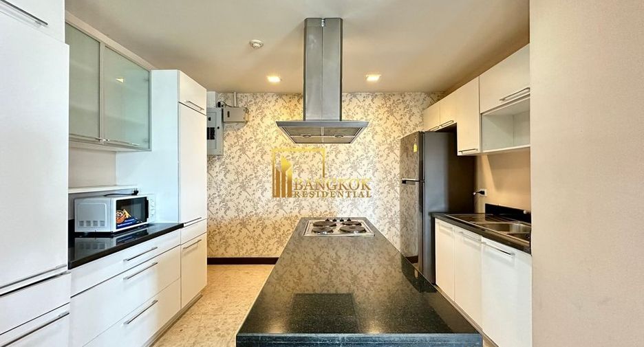 For rent 3 bedrooms condo in Khlong Toei, Bangkok