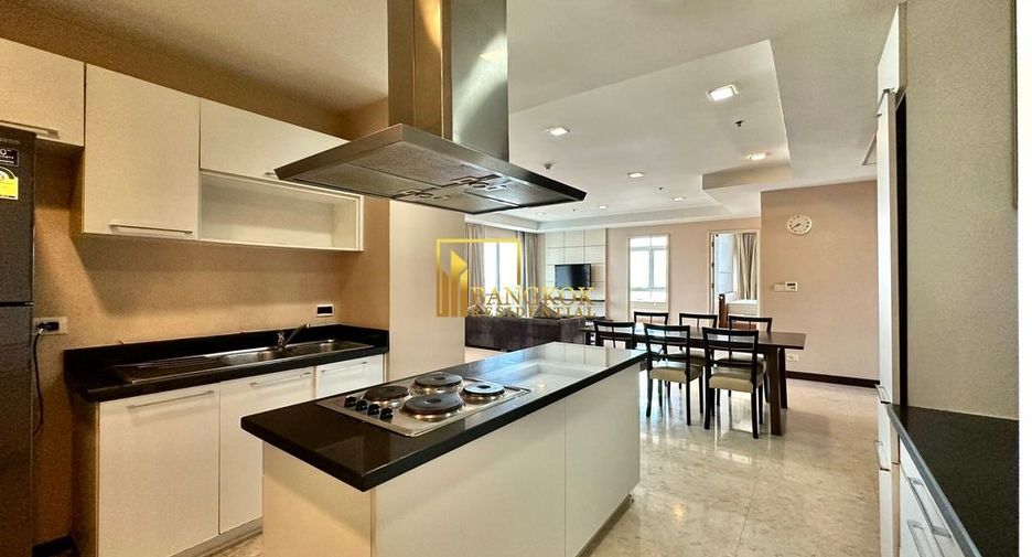 For rent 3 bedrooms condo in Khlong Toei, Bangkok