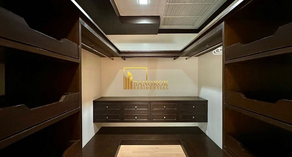 For rent 3 bedrooms condo in Khlong Toei, Bangkok