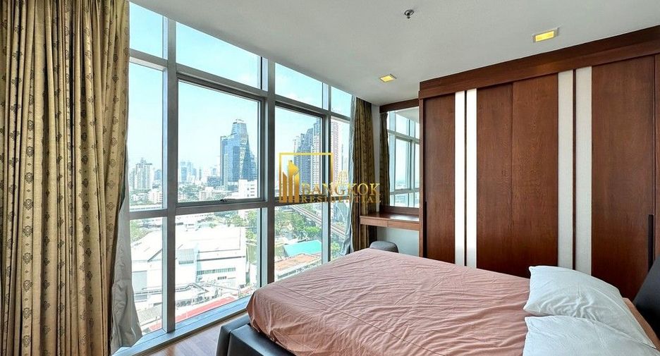 For rent 2 bedrooms condo in Khlong Toei, Bangkok