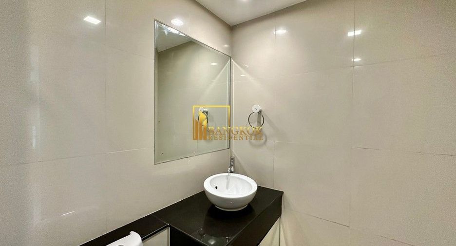 À louer 4 chambres condo à Khlong Toei, Bangkok