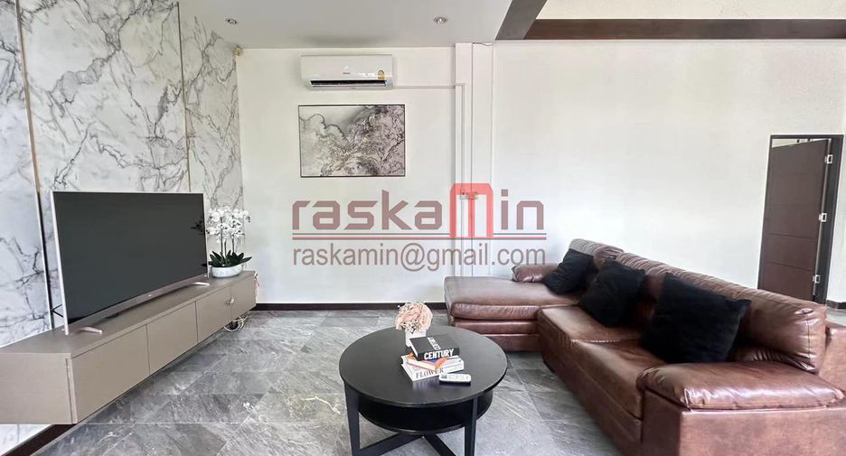 À vendre 4 chambres villa à Sattahip, Chonburi