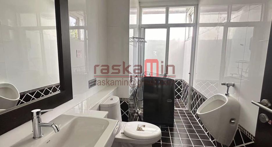 À vendre 4 chambres villa à Sattahip, Chonburi