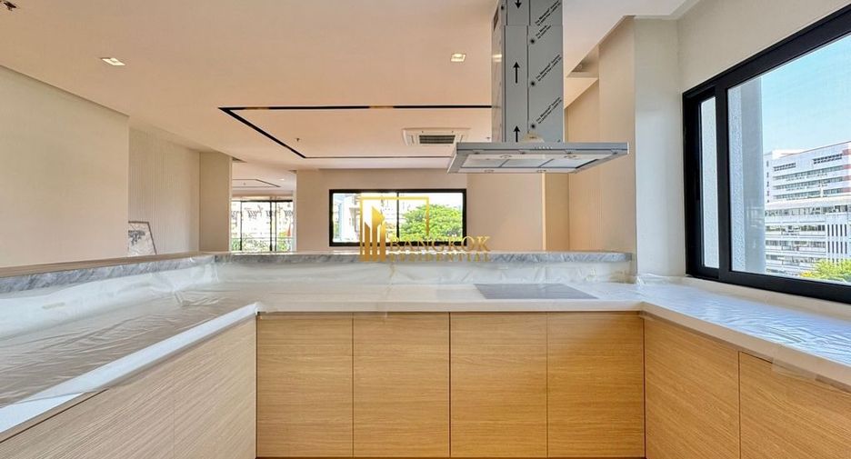 For rent 3 bedrooms condo in Sathon, Bangkok
