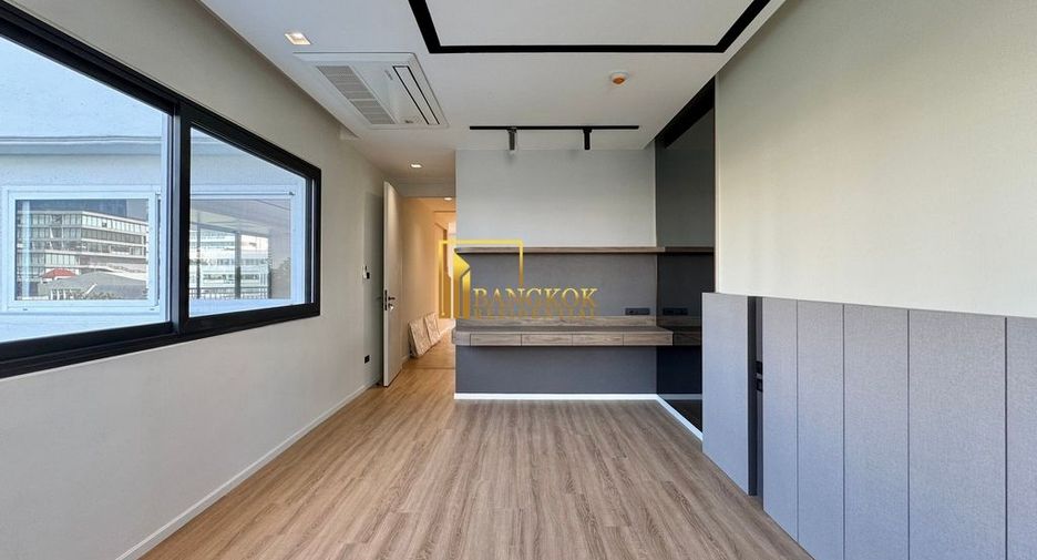 For rent 3 bedrooms condo in Sathon, Bangkok