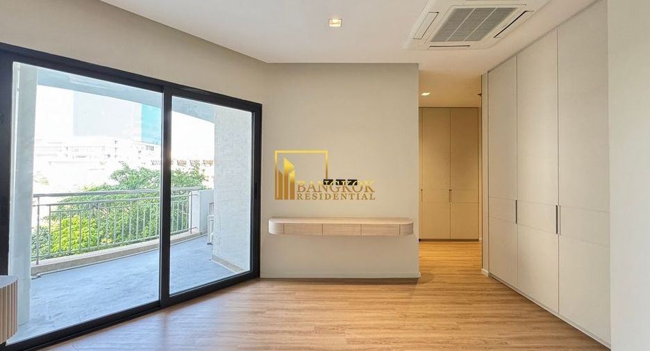 For rent 3 bedrooms condo in Sathon, Bangkok