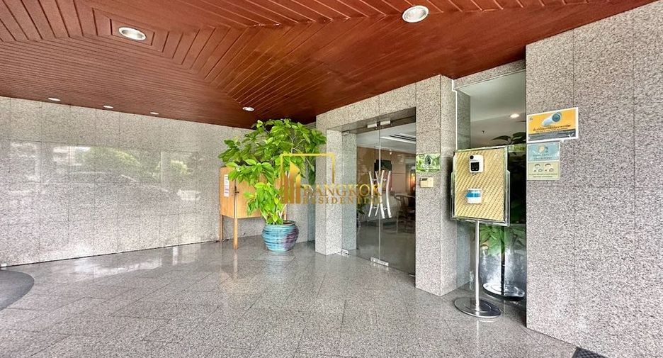 For rent 3 bedrooms condo in Sathon, Bangkok