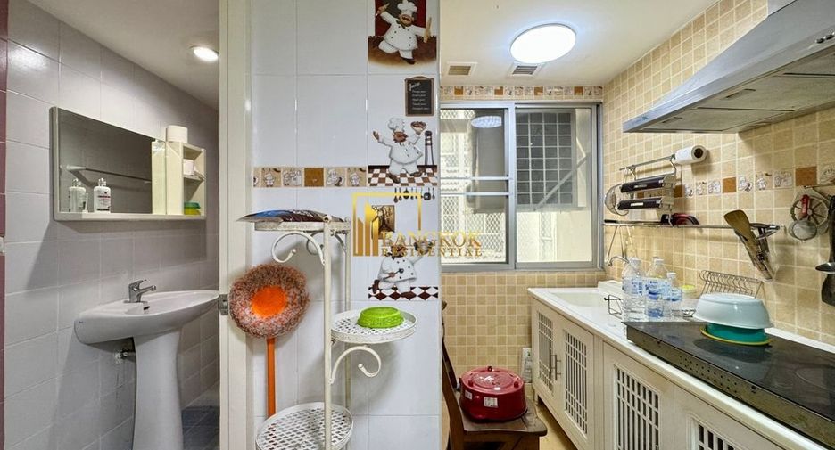 For rent 3 bedrooms condo in Yan Nawa, Bangkok