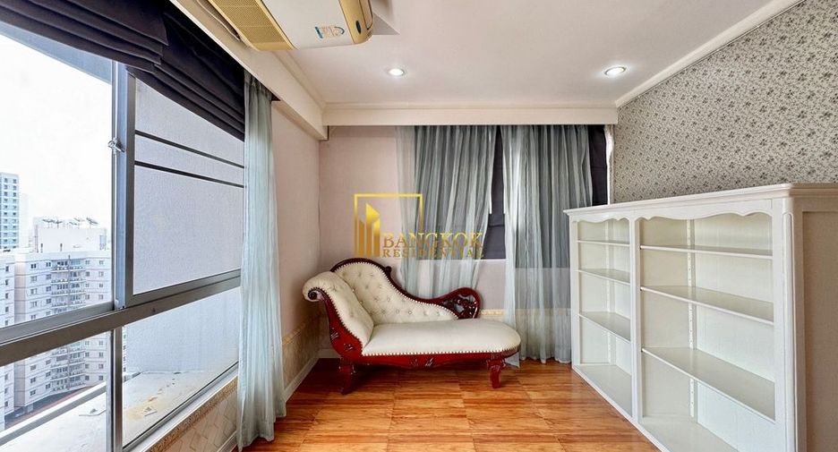 For rent 3 bedrooms condo in Yan Nawa, Bangkok