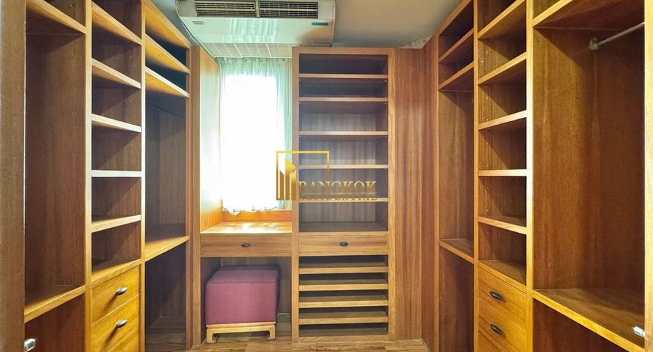 For rent 3 bedrooms condo in Yan Nawa, Bangkok