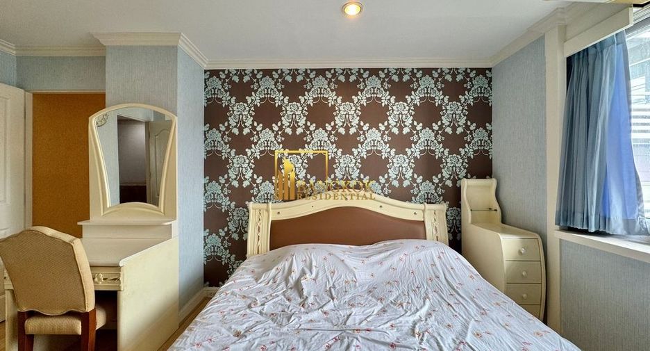 For rent 3 bedrooms condo in Yan Nawa, Bangkok