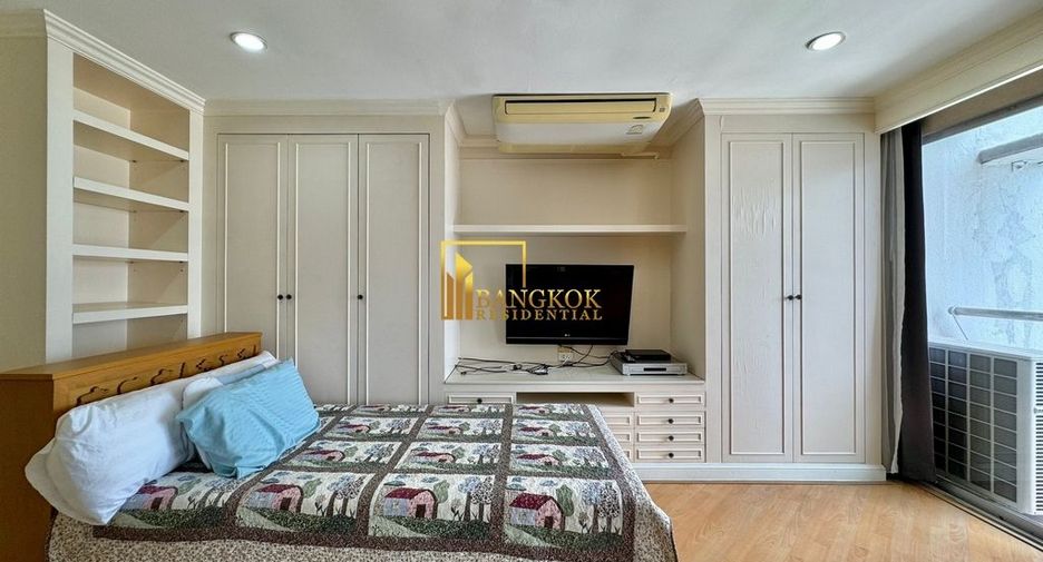 For rent 3 bedrooms condo in Yan Nawa, Bangkok