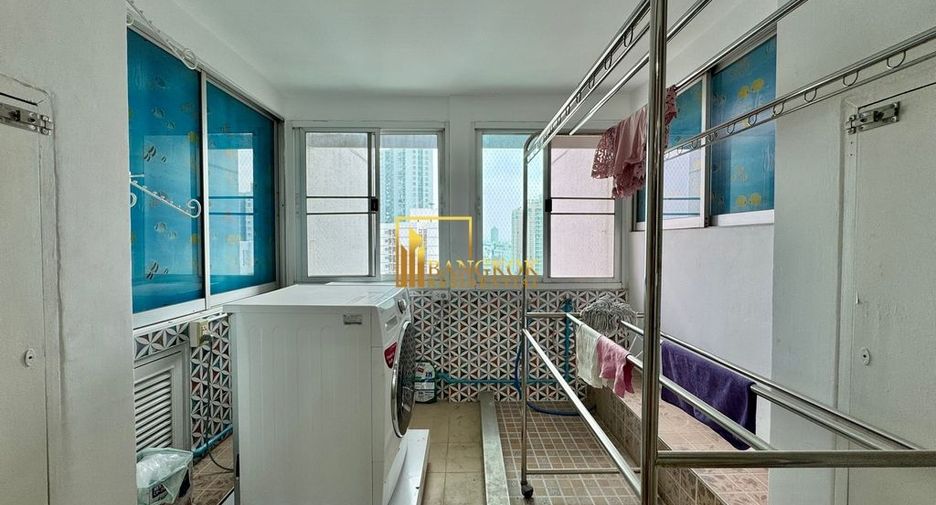 For rent 3 bedrooms condo in Yan Nawa, Bangkok