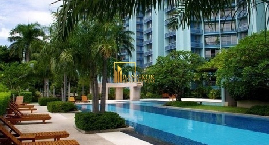 For rent 3 bedrooms condo in Yan Nawa, Bangkok