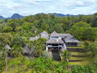 For sale 5 bed villa in Ao Luek, Krabi