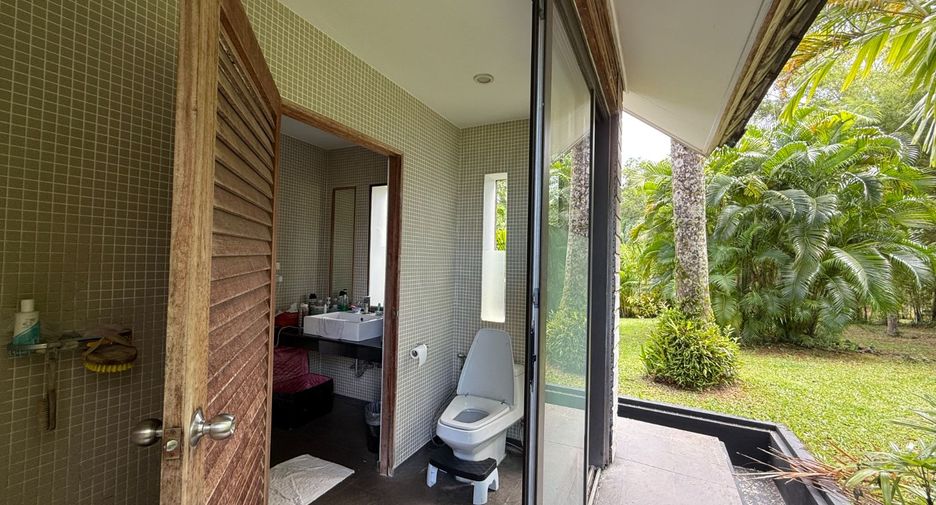 For sale 5 bedrooms villa in Ao Luek, Krabi