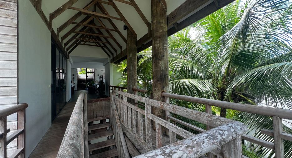 For sale 5 bedrooms villa in Ao Luek, Krabi