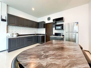 For sale 6 bed villa in North Pattaya, Pattaya
