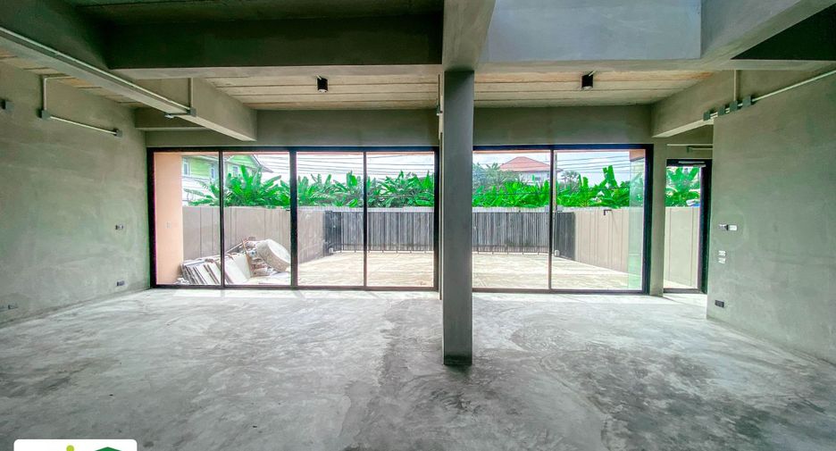 For rent 5 bedrooms retail Space in Chatuchak, Bangkok