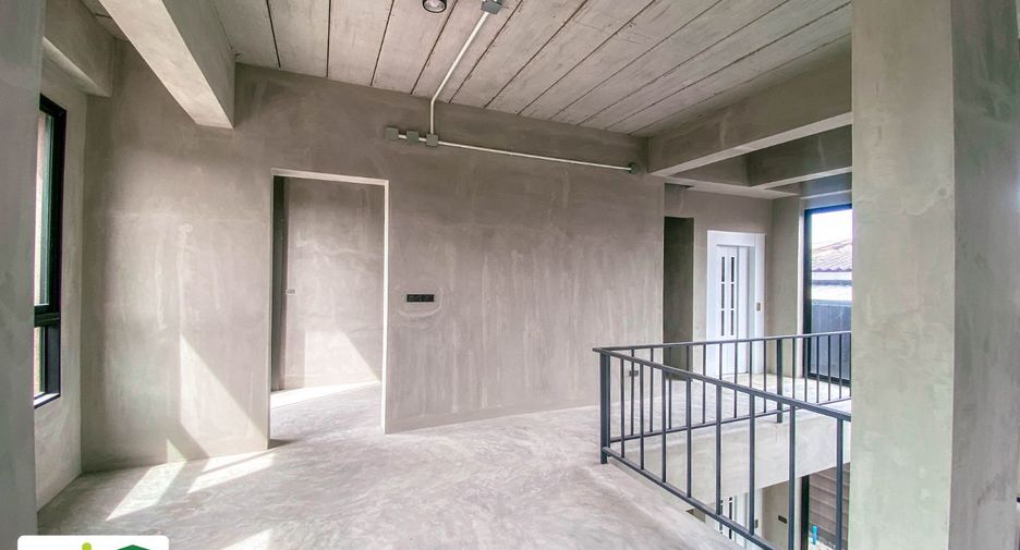 For rent 5 bedrooms retail Space in Chatuchak, Bangkok