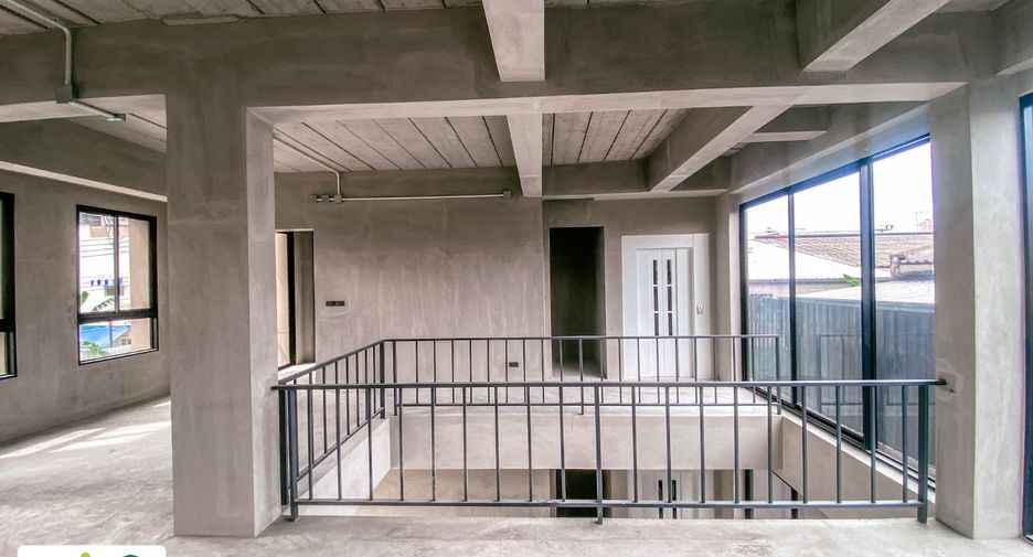 For rent 5 bedrooms retail Space in Chatuchak, Bangkok