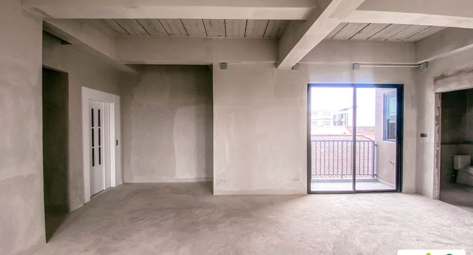 For rent 5 bedrooms retail Space in Chatuchak, Bangkok