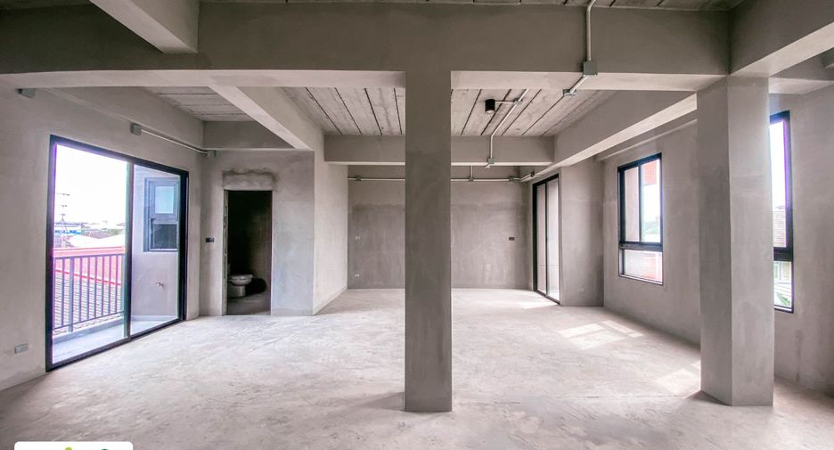 For rent 5 bedrooms retail Space in Chatuchak, Bangkok