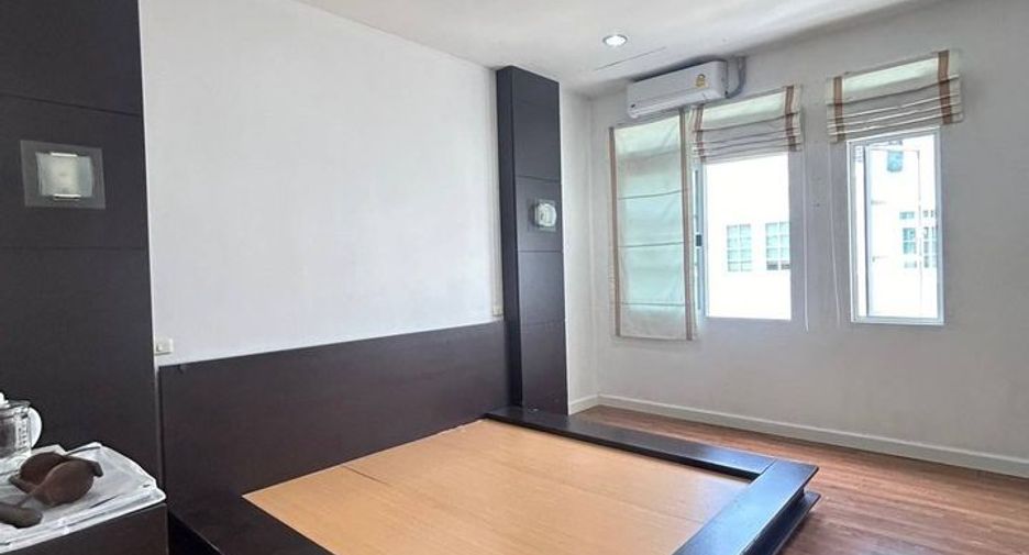 ให้เช่า 3 ห้องนอน ทาวน์เฮ้าส์ ใน บางนา, กรุงเทพฯ