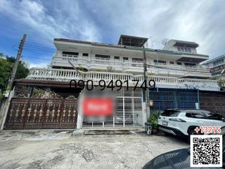 Reihenhaus zur Miete mit 7 Zimmer in Huai Khwang, Bangkok