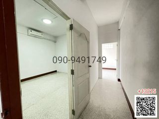 Reihenhaus zur Miete mit 7 Zimmer in Huai Khwang, Bangkok