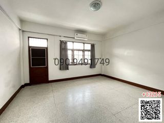Reihenhaus zur Miete mit 7 Zimmer in Huai Khwang, Bangkok