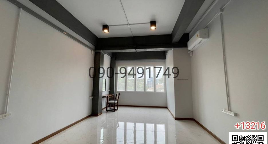 For rent 3 bedrooms office in Bang Phlat, Bangkok