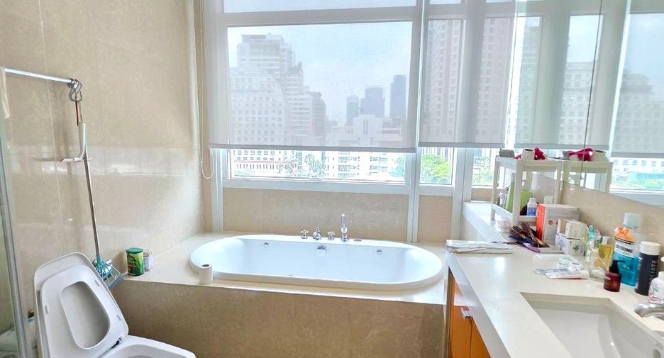 For sale 2 bedrooms condo in Pathum Wan, Bangkok