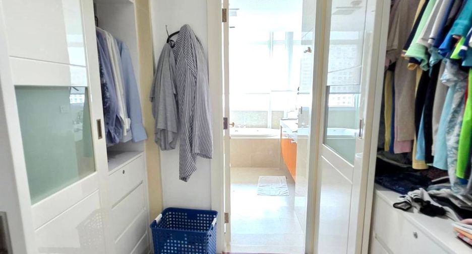For sale 2 bedrooms condo in Pathum Wan, Bangkok