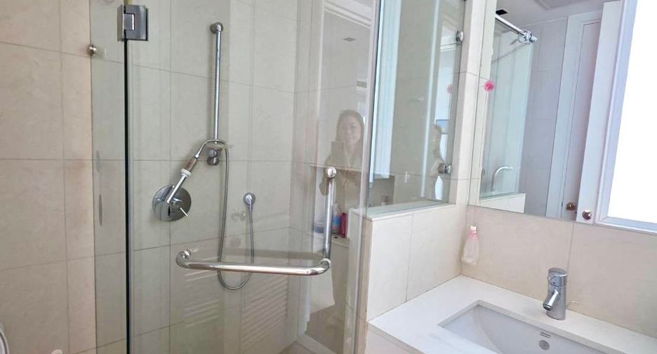 For sale 2 bedrooms condo in Pathum Wan, Bangkok