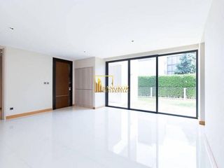 For rent そして for sale 4 Beds house in Huai Khwang, Bangkok