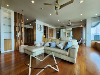 For rent 3 bedrooms condo in Yan Nawa, Bangkok