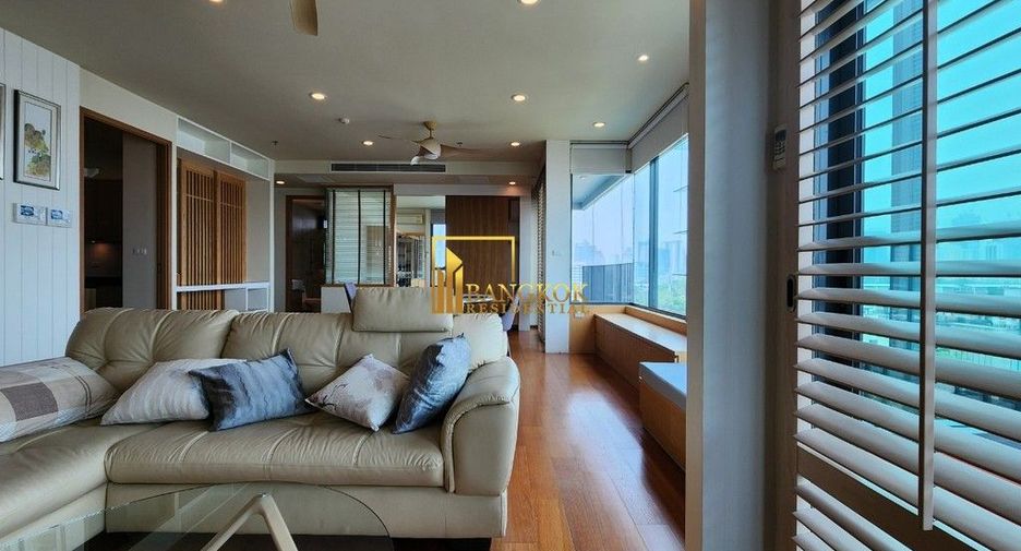 For rent 3 bedrooms condo in Yan Nawa, Bangkok