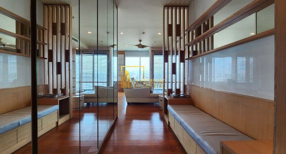 For rent 3 bedrooms condo in Yan Nawa, Bangkok