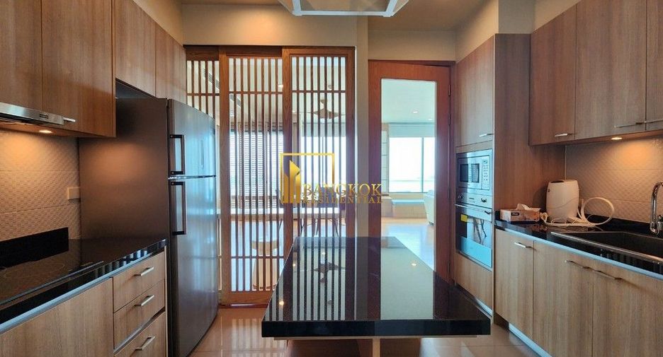 For rent 3 bedrooms condo in Yan Nawa, Bangkok