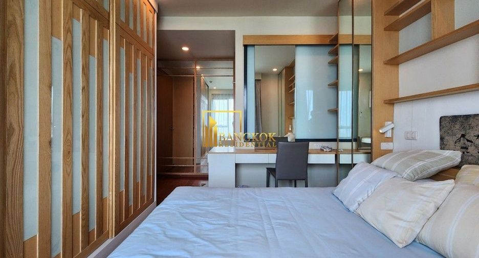 For rent 3 bedrooms condo in Yan Nawa, Bangkok
