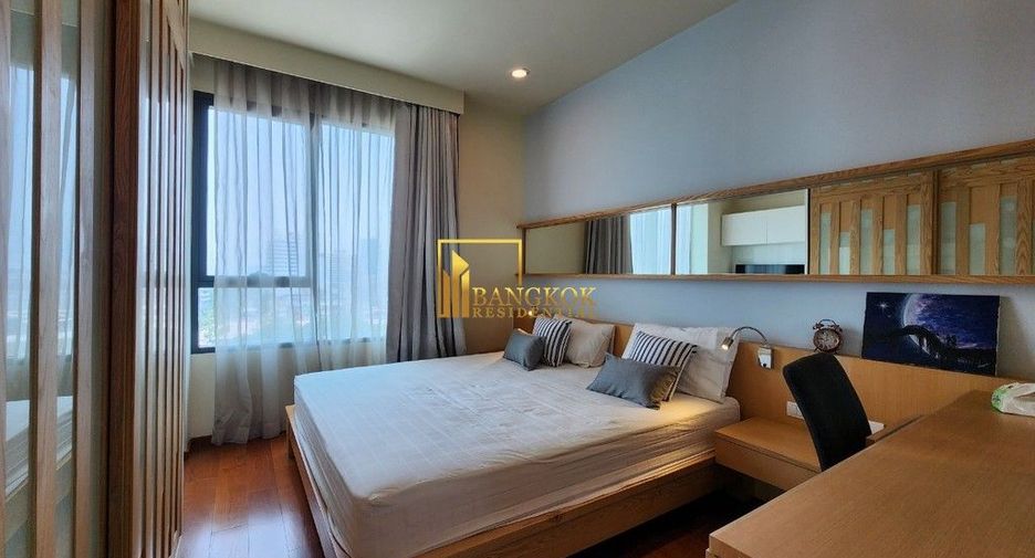For rent 3 bedrooms condo in Yan Nawa, Bangkok