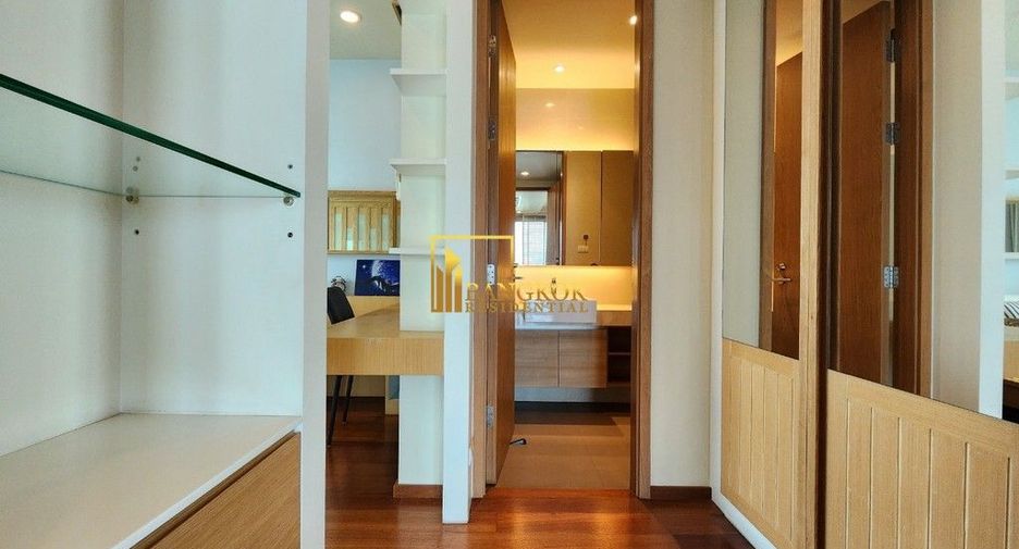 For rent 3 bedrooms condo in Yan Nawa, Bangkok