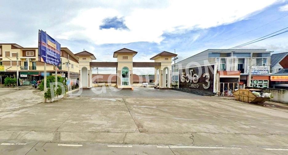 Casa adosada en venta de 3 habitaciones en Pluak Daeng, Rayong