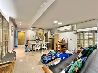 For rent 3 bedrooms condo in Sathon, Bangkok