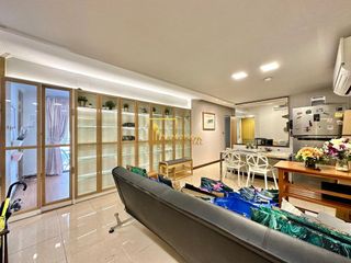 For rent 3 bedrooms condo in Sathon, Bangkok