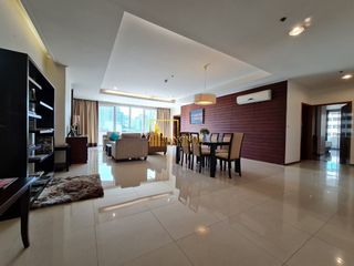 For rent 3 bedrooms serviced apartment in Watthana, Bangkok
