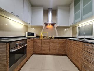 For rent 3 bedrooms serviced apartment in Watthana, Bangkok