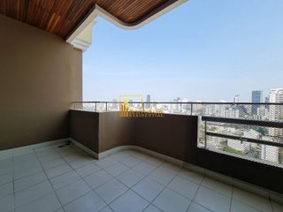 For rent 2 bedrooms serviced apartment in Watthana, Bangkok
